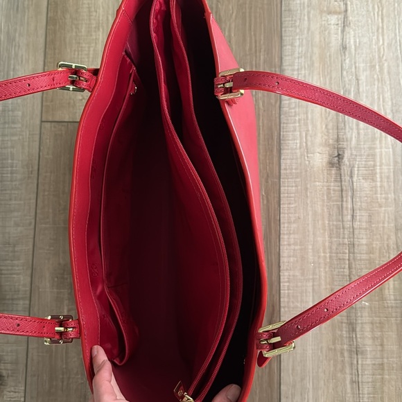 Tory Burch saffiano leather tote - Picture 5 of 8